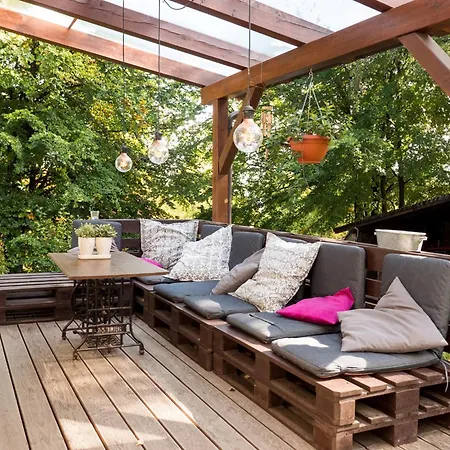 فيلة In Mountains Near Areal